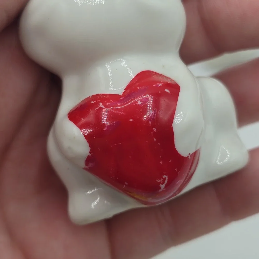 Frog with hearts salt and pepper shakers Vtg Valentines
